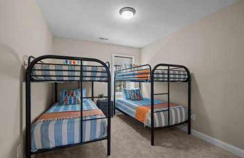 Modern Retreat Minutes to Emerald Isle Beach Villa - Foto 3