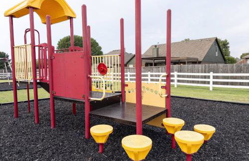 Your Family’s Home Away from Home w/ No Extra Fees - Foto 36