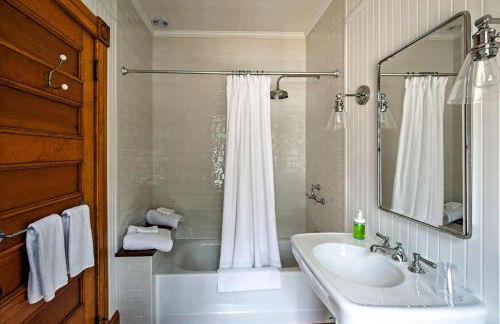 Restored Historic Saranac Lake Home Lake Access! - Foto 15