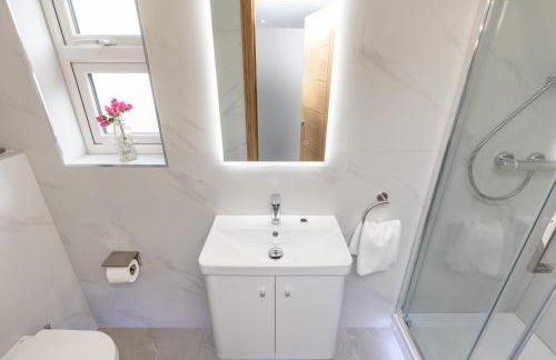 Stanley House - Photo 17