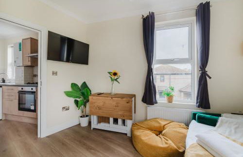 Modern Cosy Corner Flat 3 bed and loft sleep 7 people - Foto 4