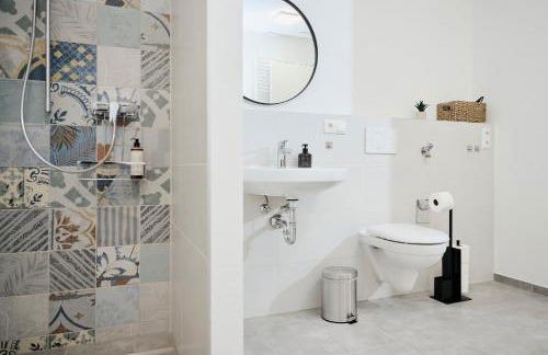 Rent4Living Apartments WLAN I kostenfreie Tiefgarage I Therme 5 Minuten zu Fuß I Barrierearm - Photo 60