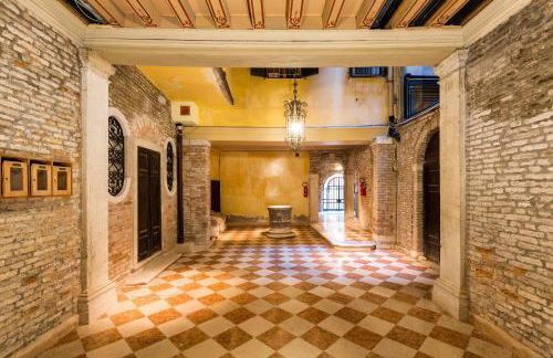 Elegant apartment with LIFT in historical 1600 Palace, a few min walk from San Marco Square - Foto 10