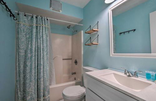 Walk to Shore! Ocean-View Condo in Carolina Beach - Foto 14