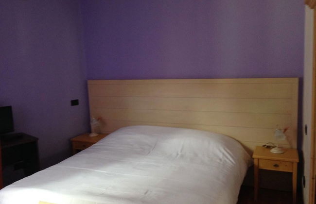 De La Tour - Photo 2