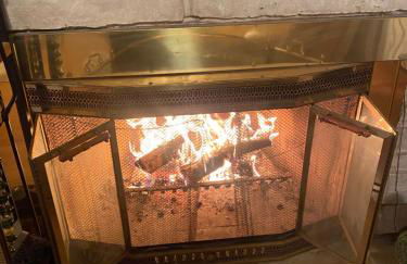 3BR-2BA Deluxe Apartment with Fireplace and Balcony - Foto 4