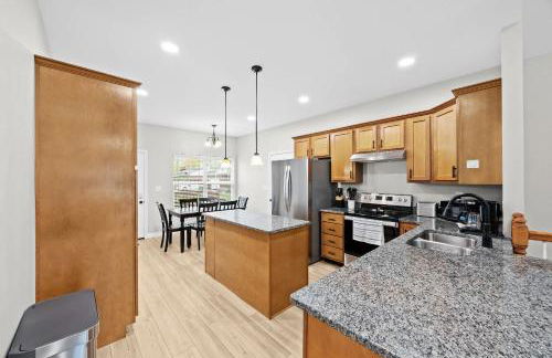 3BR 2BA Home with King Queen & Twin Beds - Foto 35