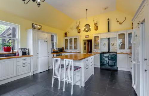 The Doune, Luxury Traditional Country House with hot tub - Photo 5