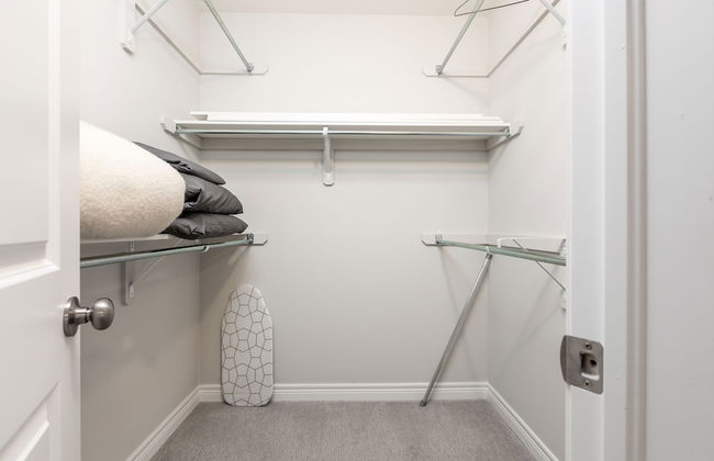 Luxury Entire house mins Niagara falls & Brock uni - Photo 2