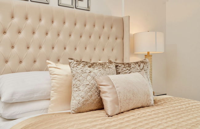 Deluxe City Apt, River Canal View& Free Parking! - Foto 7