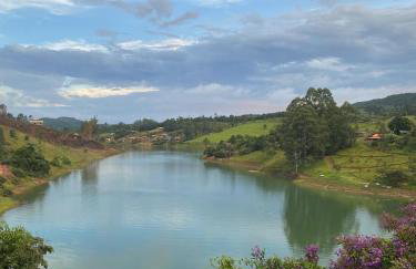 Chalé da lagoa - Foto 1