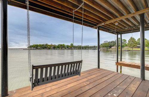 Hot Tub, Fire Pit! High-End Cedar Creek Lake Haven - Foto 38