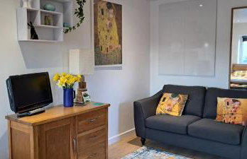 Modern studio apartment with outstanding views, sleeps 2 - Photo 32