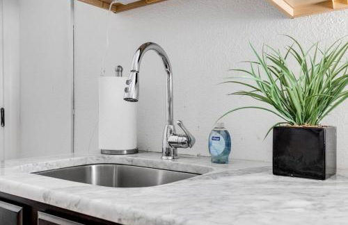 Chic Urban Couples Retreat: Perfect Getaway 'n RVA - Foto 19