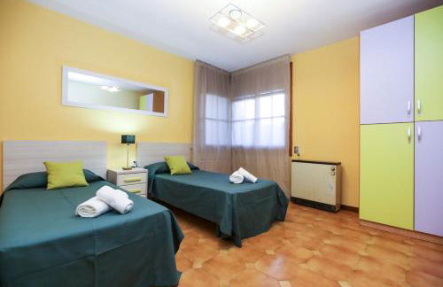 GERANIS VILLA ONLY FAMILIES Planet Costa Dorada - Foto 31