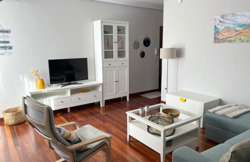 Ático con terraza en Loredo - Foto 2