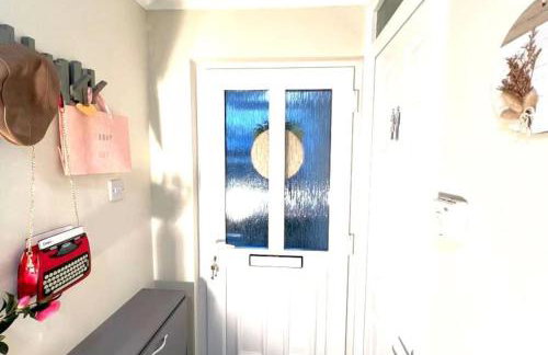 The Art Gallery Guest House - Newport Cozy 3-Bedroom Home - Foto 33