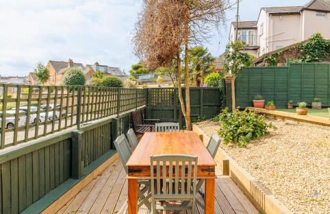 Heart of Cowes - 10 Guests, 200m to Town, Sea View - Photo 4