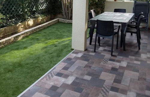 Particulier loue T3 en rez de jardin à 30 mètres de la plage avec un double box - Photo 29