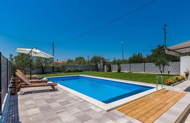 Serene Escape Near Zadar With Private Pool & Charming Outdoor Oasis - Foto 27
