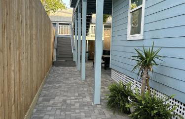 Ocean View 2BR w Hot Tub, Sauna & Wraparound Deck - Steps to Beach - Photo 24