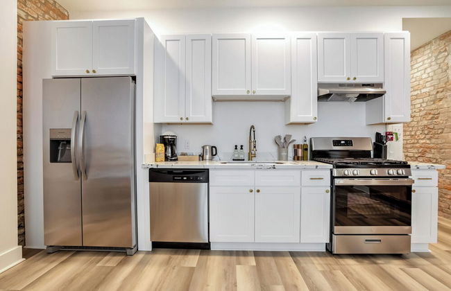 Roami at The Churchill - Photo 26