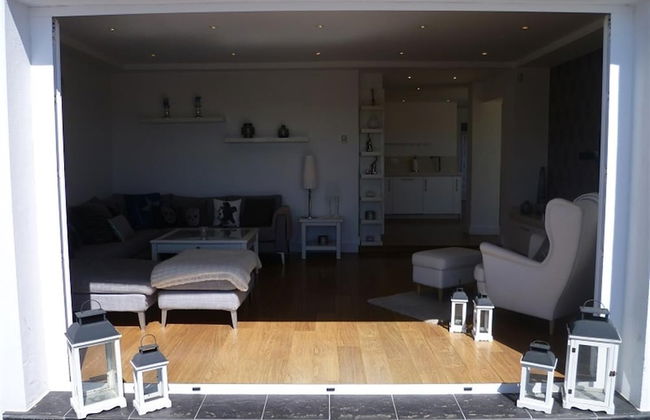 Great Beach Side Villa – Semi Heated Pool - Foto 9