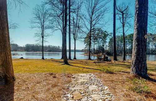 Large Waterfront Lake Murray Home with Dock - Foto 1