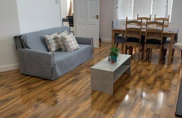 Penny Lein Apartments - Photo 3