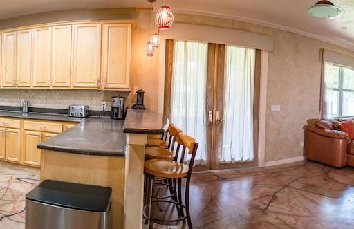 Chic Renovated Oasis: Disney & Universal Nearby 4 Bedroom Home by RedAwning - Foto 14