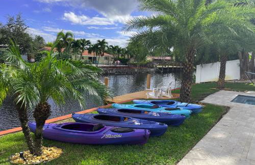 New! Waterfront Heated Pool & Jacuzzi 2 mi to Beach - Fishing Pier Relaxing SPA & Hammock - Photo 10