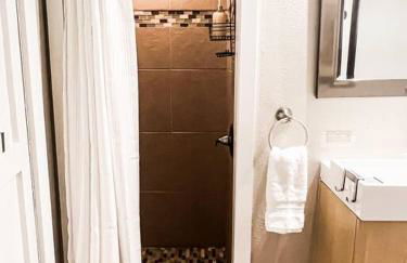 The Nest Serene Sanctuary w Hot Tub Fireplace Grill Hammock Outdoor Fire Feature Fully Fenced Yard AC Pets Ok - Foto 23