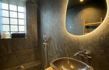 Apparemment luxueux niché dans les arbres - Foto 19