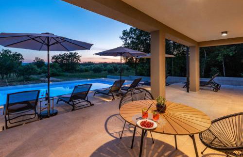 Villa Silente, modern and luxurious villa hugged by nature - Foto 49