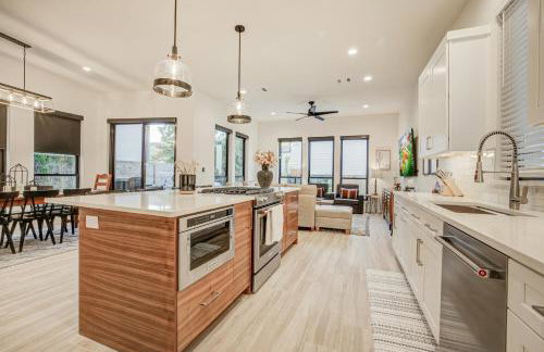 3 Mi to San Antonio River Walk Gem with Heated Pool - Foto 9