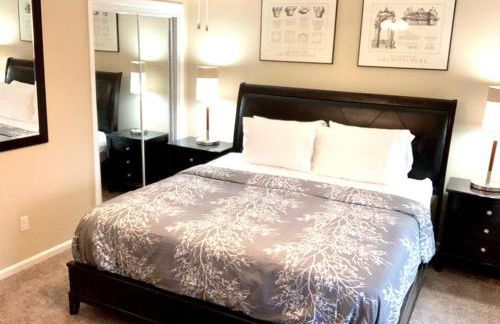 The House Hotels - 4 Beds, huge yard, secluded, and central! - Foto 34