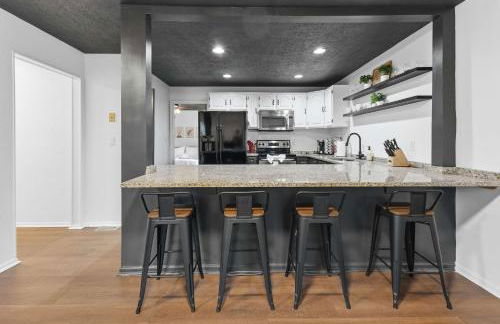 Luxury Home Near Grand Park and Wineries - Foto 15