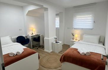 Cozy Apartment with Excellent Transport Links to Old Town, Main Station and Trade Fair - Foto 2