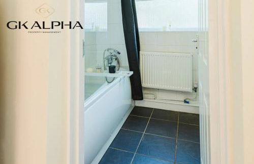 LONG STAY DEALS - 3 Bedroom Home Peterborough With Free Parking and Ultra Fast Wi-Fi Perfect for Work Stays and Vacations - Foto 27