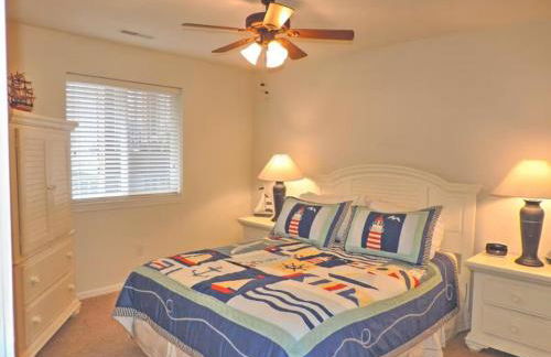 Lake Front and Calm Waters at Miramar 3BR 2BA - Photo 10