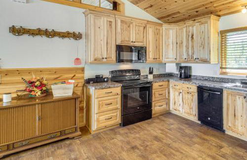 Long Lake Cabin with Fire Pit and more! Pet-Friendly - Foto 10