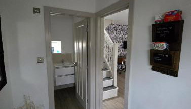 Modern Two-Bedroom House - Free Parking - Foto 3