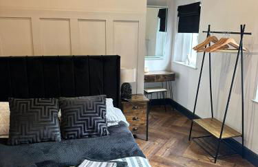 Stunning Town Center Cottage with hot tub - Foto 23