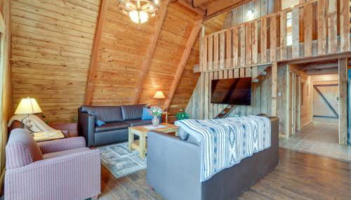 Lakefront A-Frame Cabin with Community Perks - Foto 4