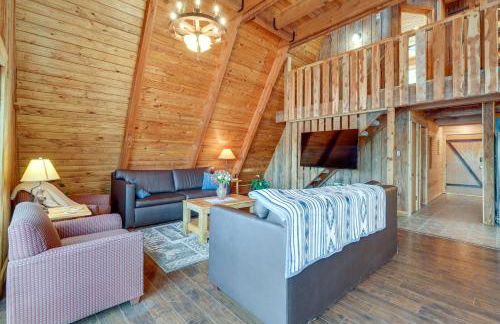 Lakefront A-Frame Cabin with Community Perks - Foto 4