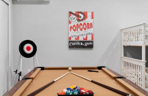 Incredible Heated Pool HotTub Gameroom-Movieroom - Photo 45