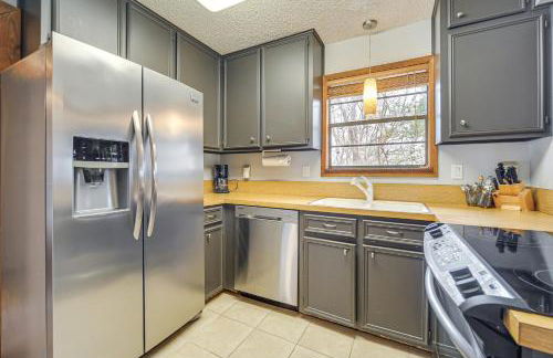 Serene Family Cottage with Deck and BBQ - Foto 8