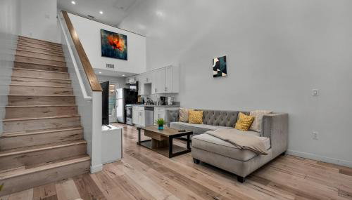 Spacious One-Bedroom Loft With Dining Area & Gated Parking - Foto 5