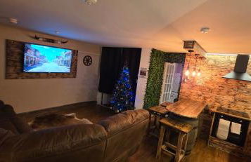 Cowboy Corner - Hot Tub, City Centre, Free Parking - Foto 20