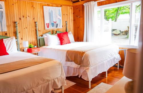 Cottage 11 - Double Queen Beds plus Child Loft w 2 Twins Private Bath & Kitchenette Pets Allowed Fee applies - Photo 5